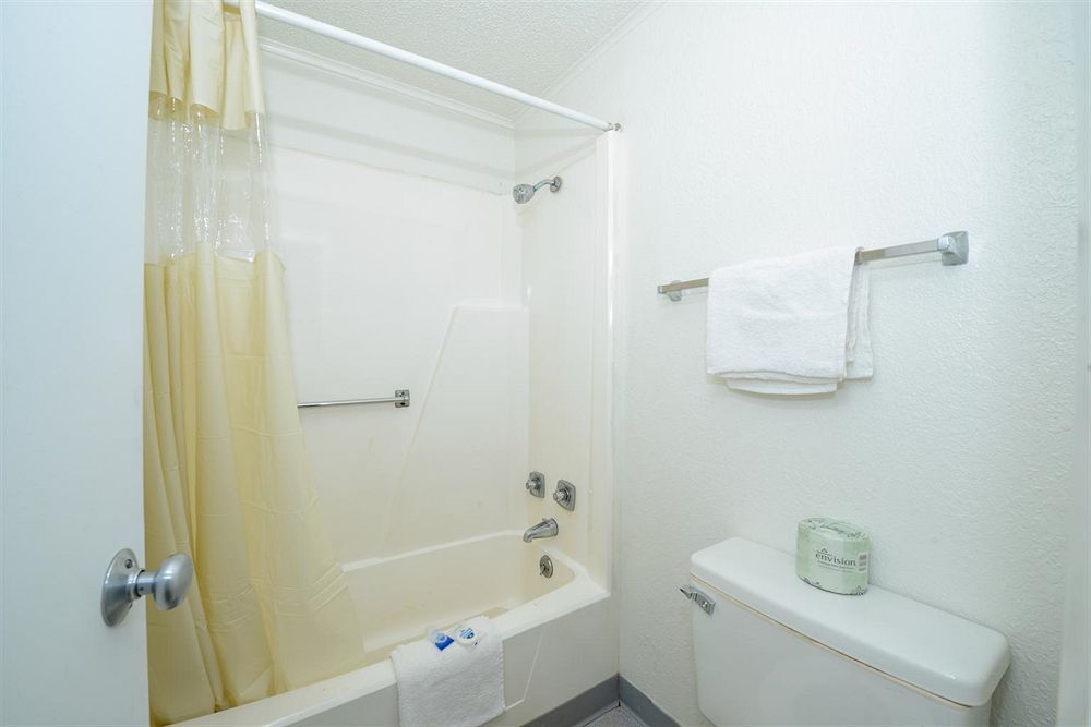 Americas Best Value Inn & Suites Джексон Номер фото
