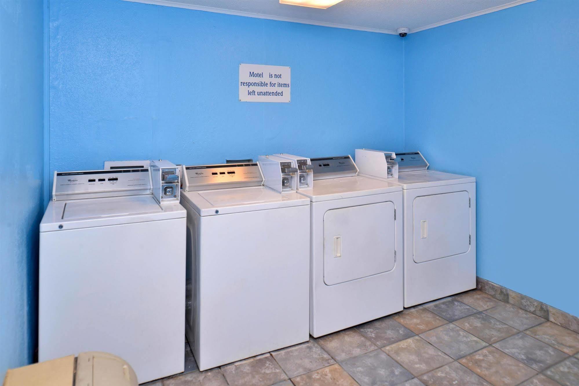 Americas Best Value Inn & Suites Джексон Экстерьер фото