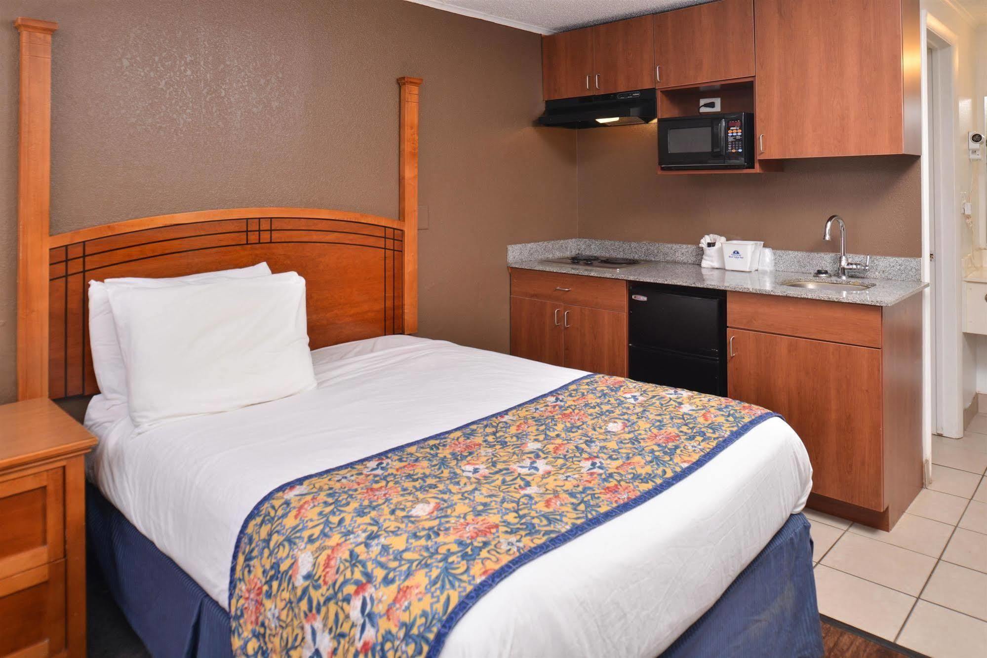 Americas Best Value Inn & Suites Джексон Экстерьер фото